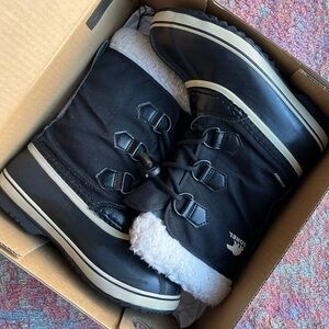 Sorel Yoot Pac winter boots - unisex size 3